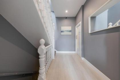 Victorian Building turned Charming Hotel Perfect For Short and Long Term Stay with WiFi - image 21
