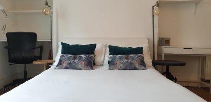 Charming 1-Wall Bed Comfortable Studio in NWLondon - image 23