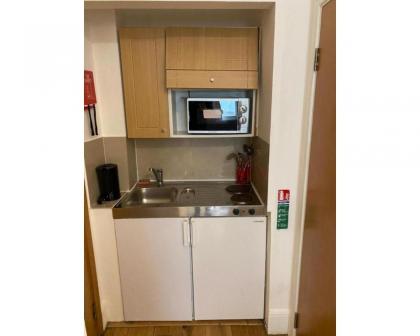 80 Inverness Terrace - image 28