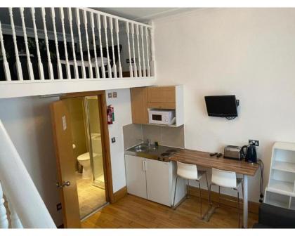 80 Inverness Terrace - image 29