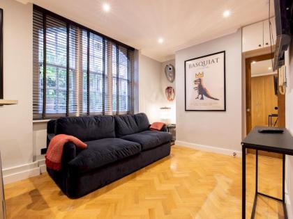 Pass the Keys Stylish 1 bedroom flat by Kings Road in Chelseag - image 1