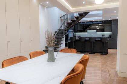 Modern Deluxe Five Bedroom House near Chalk Farm Station - image 10