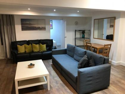 Good Size Basement 1-Bedroom Flat Hyde Park B24 - image 25