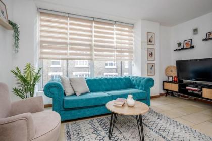 Perfectly located modern one bedroom apartment - image 24
