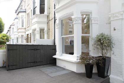 Holiday Lets London - I2 - image 23