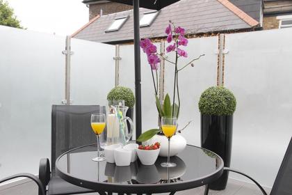 Holiday Lets London - I5 - image 21