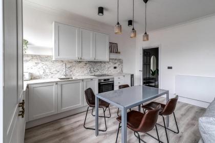 Little Venice Luxury Apartment - image 22