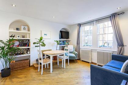 Gorgeous Angel Flat London