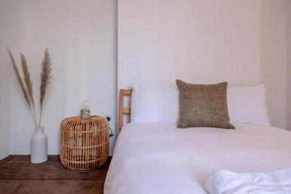 Stylish & Light Victorian 2BD Flat - Holland Park - image 24