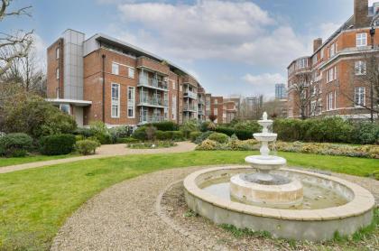 Large one bedroom flat with balcony close to the City by UnderTheDoormat - image 22