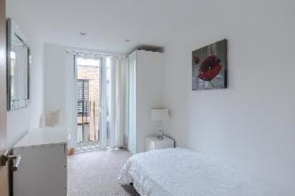 Two BR apt with view in the heart of King's Cross - image 19