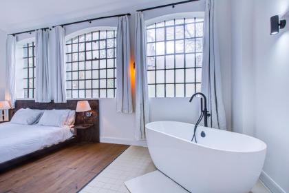 Stunning Penthouse Apartment Close to Queen's Park - Mega Fast Internet - image 24