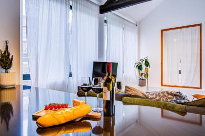 Stunning Penthouse Apartment Close to Queen's Park - Mega Fast Internet - image 25