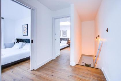 Beautiful 3-Bedroom House Just Minutes from Queen's Park Tube - image 24
