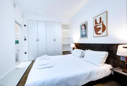 Stylish 1BR Unit Super Fast Internet Gated complex - Near Queen's Park! - image 22