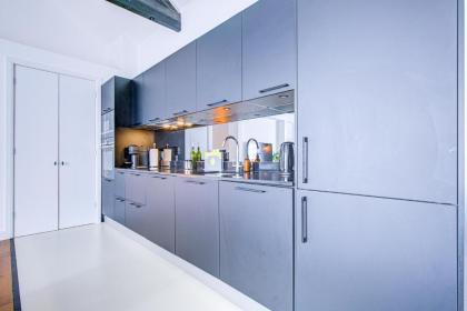 Stylish 1BR Unit Super Fast Internet Gated complex - Near Queen's Park! - image 24