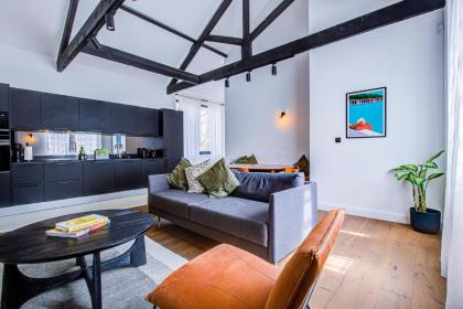 Stylish 1BR Unit Super Fast Internet Gated complex - Near Queen's Park! - image 30