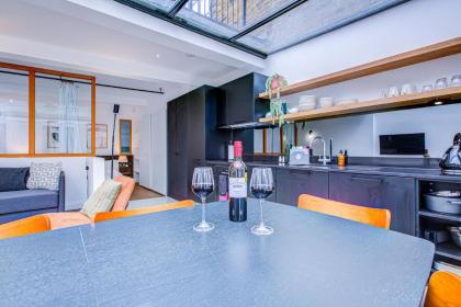Stylish 1BR Unit Steps Away from Queen's Park - Very Fast Internet - Gated Complex - image 28