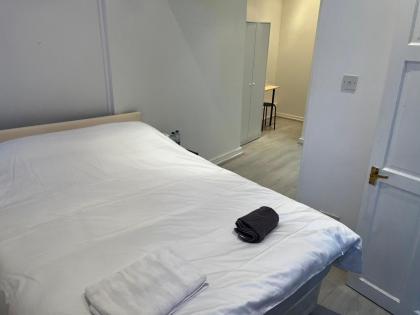 Y2 guest house - image 21