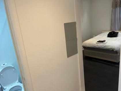 Y2 guest house - image 28