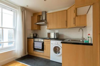 Spaciously renovated 2BD Flat - Camden - image 28