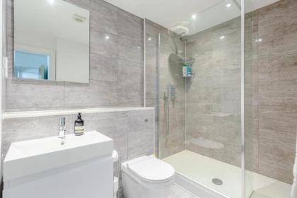 Bright & Cosy 2BD by the Canal! - Limehouse - image 28