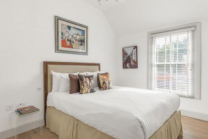 Veeve - Heart of Hampstead - image 23