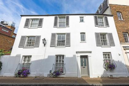 Veeve - Heart of Hampstead - image 30