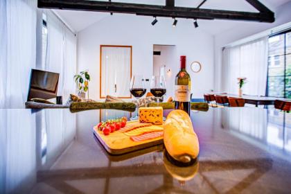 Stunning Penthouse Apartment Close to Queen's Park - image 28