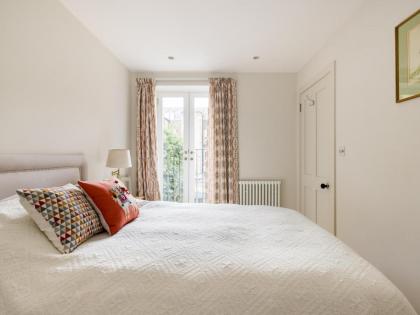Pass the Keys Lovely 3 bedroom Mews House in Chelsea - image 21