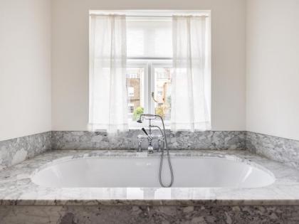Pass the Keys Lovely 3 bedroom Mews House in Chelsea - image 23