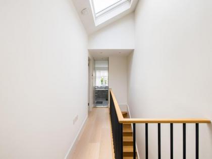 Pass the Keys Lovely 3 bedroom Mews House in Chelsea - image 29