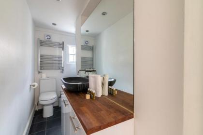 Stylish Kings-Cross Maisonette - image 22