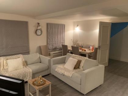 Hyde Park Villa - image 22