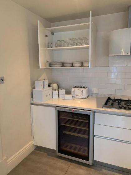 Hyde Park Villa - image 30