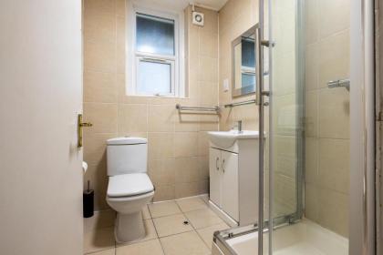 Charmstay Shepherds Bush - image 16