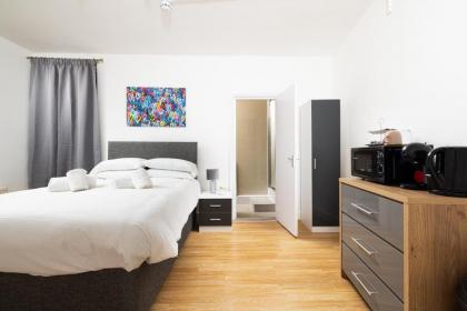 Charmstay Shepherds Bush - image 17