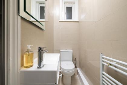 Charmstay Shepherds Bush - image 19