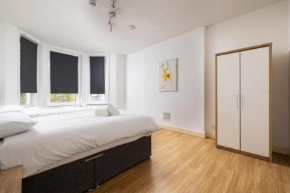 Charmstay Shepherds Bush - image 27