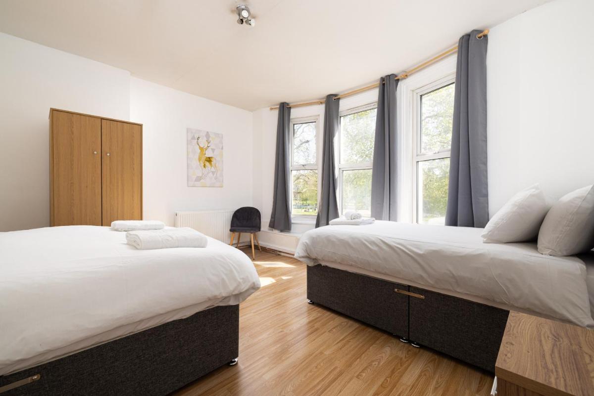 Charmstay Shepherds Bush - image 3