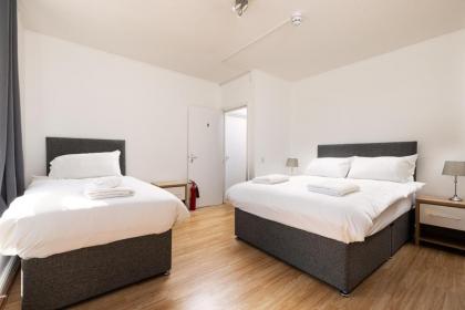 Charmstay Shepherds Bush - image 4