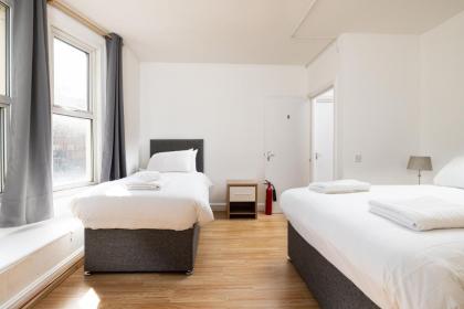 Charmstay Shepherds Bush - image 5