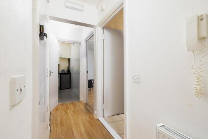 Charmstay Shepherds Bush - image 8