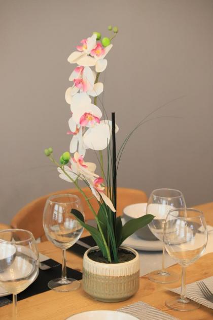 Stylish & Cosy 3bdr In Fulham with roof terrace - image 25