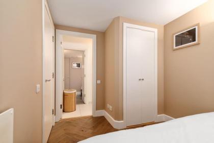GuestReady - Beige barley near museum - image 23