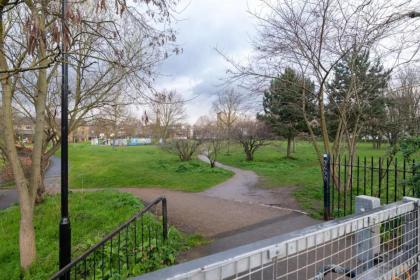 Beautiful Waterfront 1BD Flat - Bethnal Green - image 22