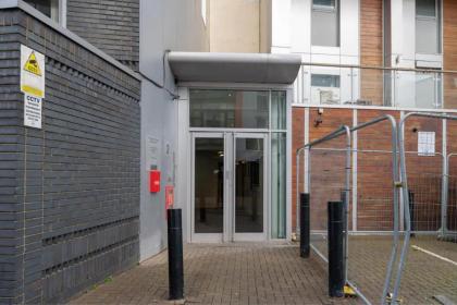Beautiful Waterfront 1BD Flat - Bethnal Green - image 23