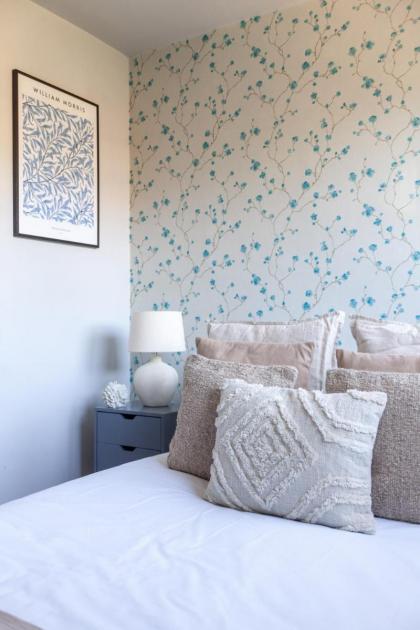 The South Hampstead Collection - image 22