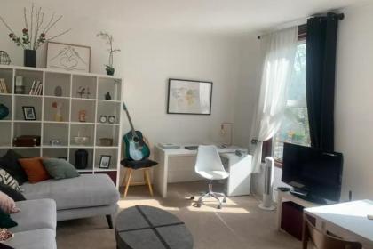 Welcoming 2BD Flat with Balcony - Maida Vale London 