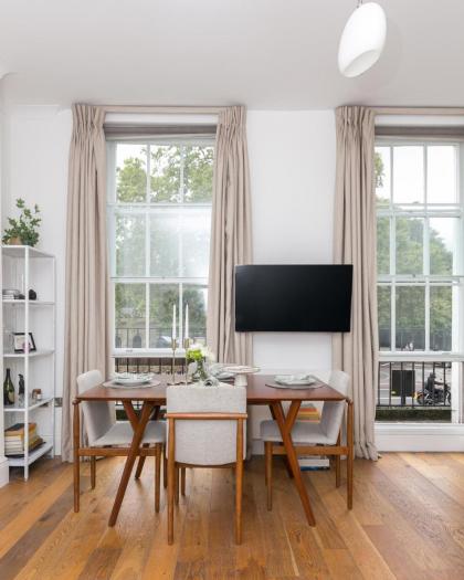 Light filled studio with view of Regents Park - image 23
